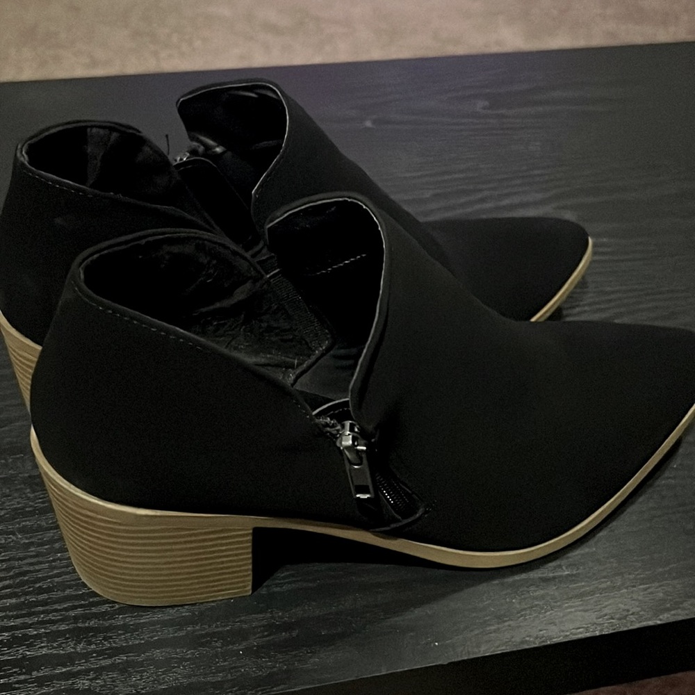 Black ankle booties size 11 barely worn